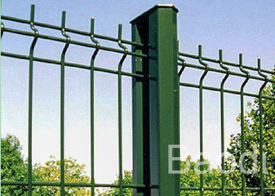 Πράσινο βινυλίου ντυμένο όριο φρακτών πλέγματος καλωδίων με τη μετα απλή δομή μετάλλων