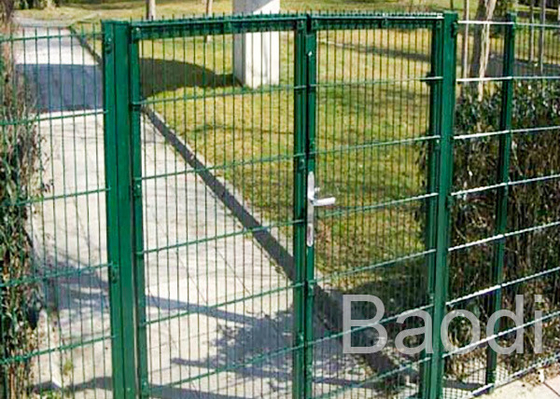 Πράσινη πλαστική επιτροπή Bended φρακτών πλέγματος καλωδίων κήπων με το μετρητή 4 - 11 πυλών