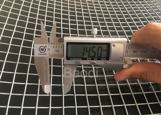 το 1.36mm γαλβανισμένο ενωμένο στενά πλέγμα καλωδίων κυλά το μέγεθος 12.7mm για τον κήπο