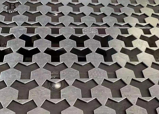 Πάχος 0.53.5mm φύλλων τετραγωνικό διατρυπημένο τρύπα πλέγμα μετάλλων