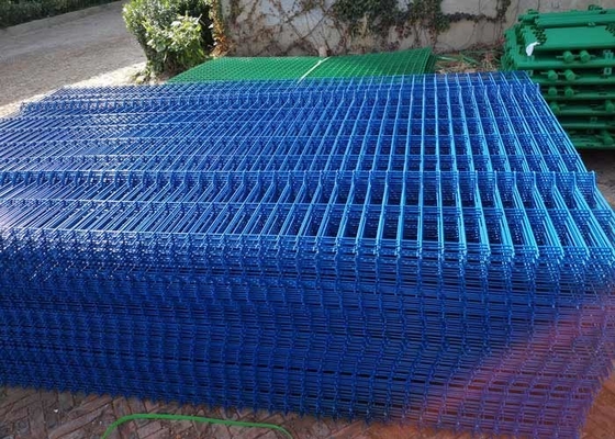 φράκτης πλέγματος χαλύβδινων συρμάτων 50x100mm ο τετραγωνικός μετα ένωσε στενά τον μπλε ψεκασμό σκονών